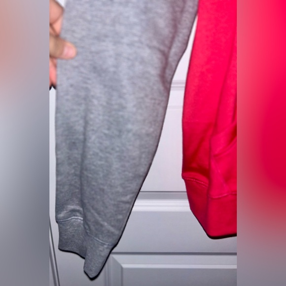 Men’s Red & Black Staple Hoodie Size Medium - Picture 5 of 7